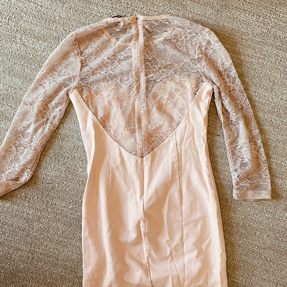 Light pink lace short dress - Picture 2 of 2